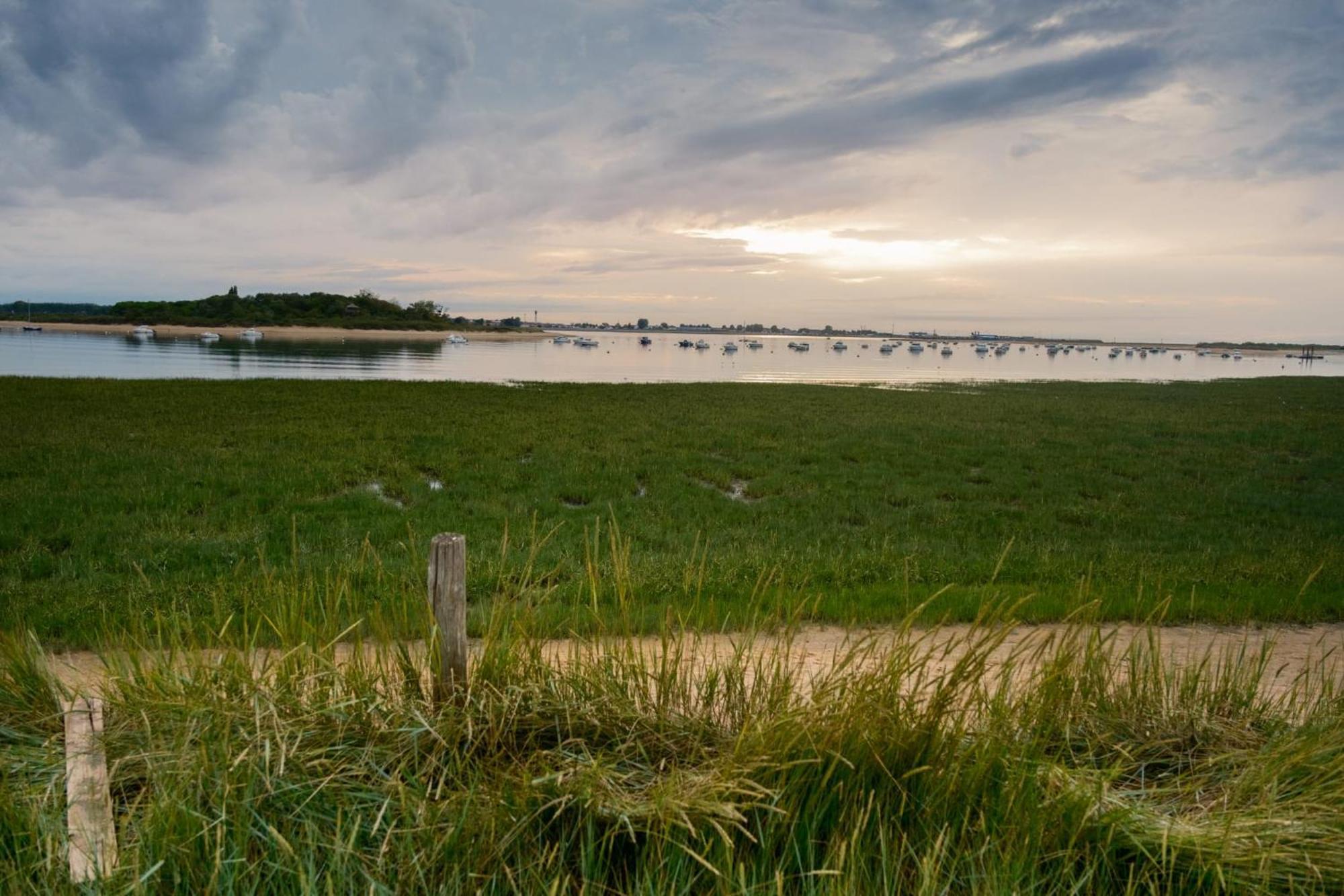 Maison Neuve Proche Plage Avec Parking Gratuit Et Prive A 5 Min Du Musee De La Batterie De Merville Gonneville-en-Auge Экстерьер фото